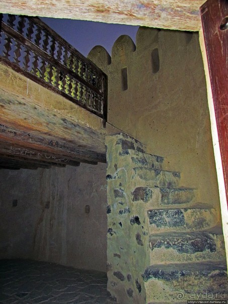 Старейшая мечеть Эмиратов (1446г.) и пара фортов рядом