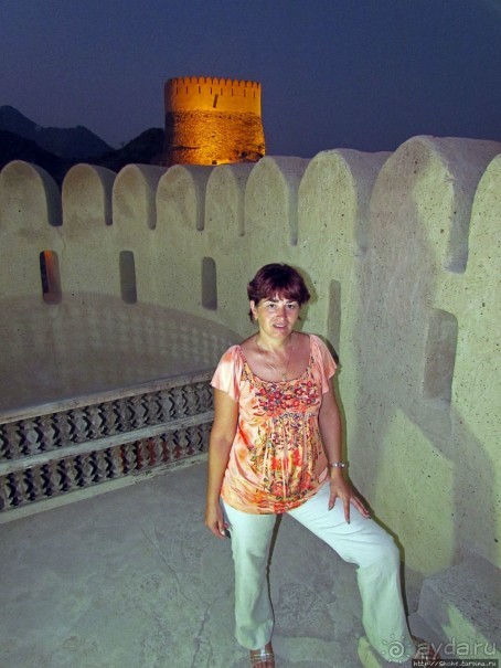 Старейшая мечеть Эмиратов (1446г.) и пара фортов рядом