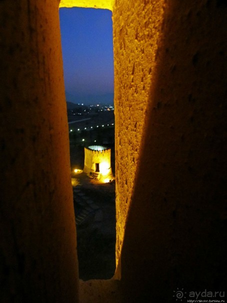 Старейшая мечеть Эмиратов (1446г.) и пара фортов рядом