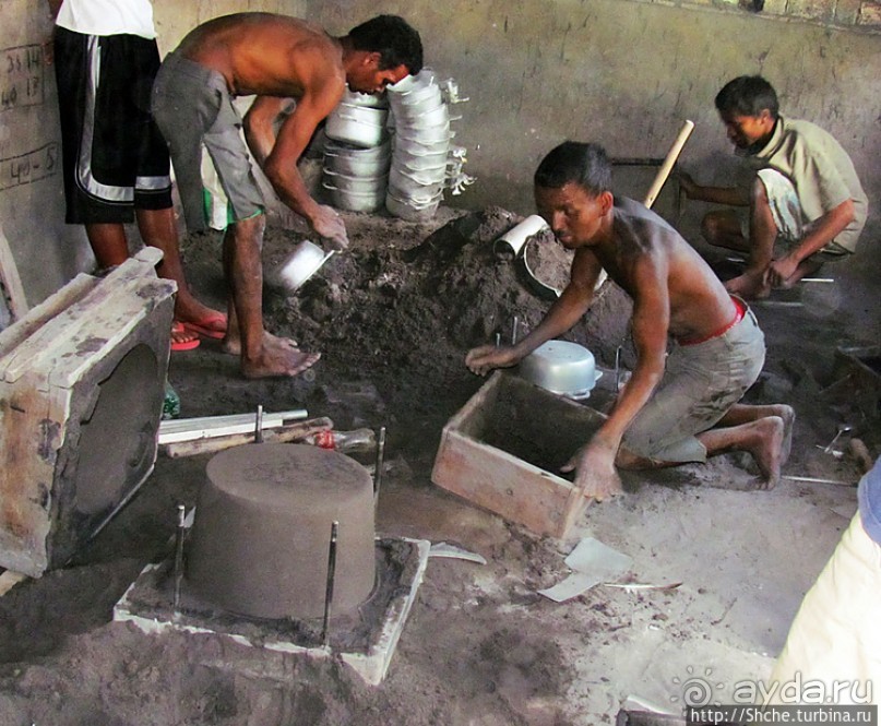 "А сувениры здесь не производят" Литейный цех на Мадагаскаре