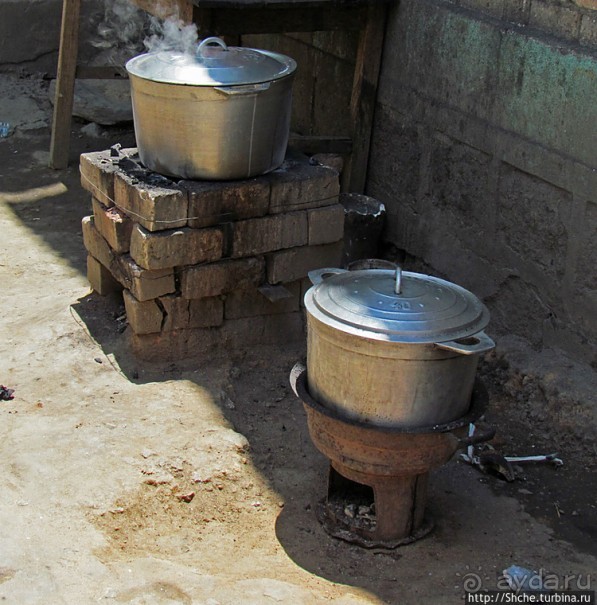 "А сувениры здесь не производят" Литейный цех на Мадагаскаре