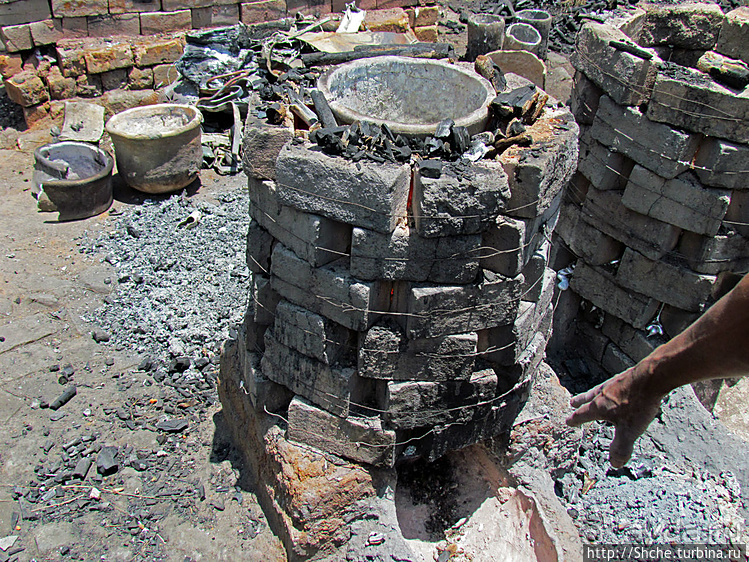 "А сувениры здесь не производят" Литейный цех на Мадагаскаре