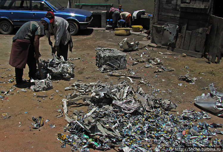 "А сувениры здесь не производят" Литейный цех на Мадагаскаре