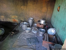 "А сувениры здесь не производят" Литейный цех на Мадагаскаре