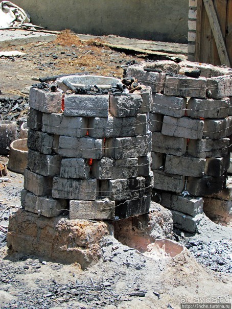 "А сувениры здесь не производят" Литейный цех на Мадагаскаре