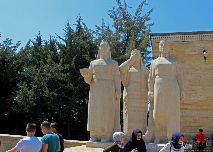 Мавзолей отца народа