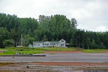 Берег красного песка... Рокки-Пойнт