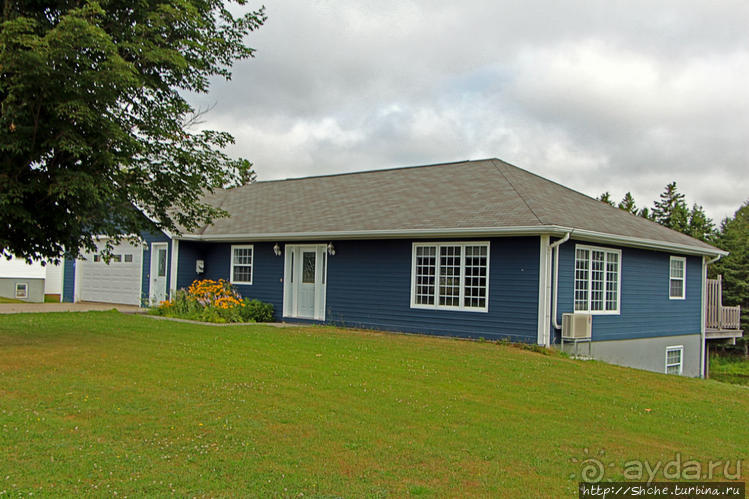 Берег красного песка... Рокки-Пойнт