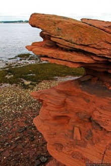 Берег красного песка... Рокки-Пойнт