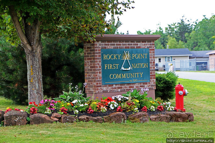 Берег красного песка... Рокки-Пойнт