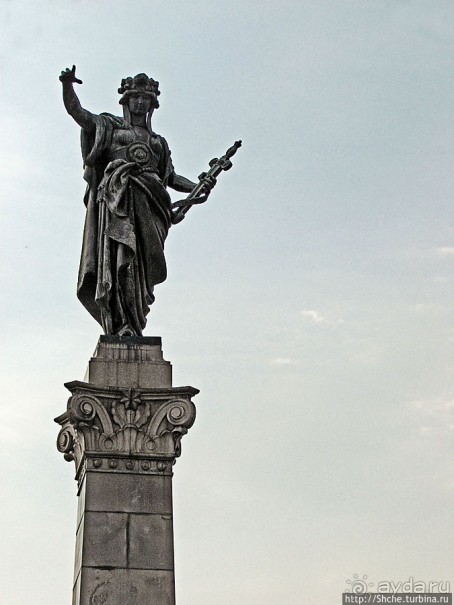 Монумент Свободы на одноименной площади в Русе