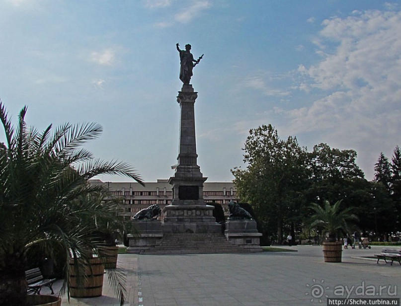 Монумент Свободы на одноименной площади в Русе