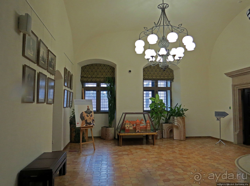 Альбом истории "Музейные интерьеры Мирского замка"