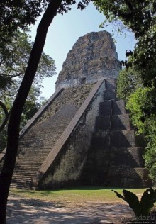 Тикаль. Пирамидальный Храм V