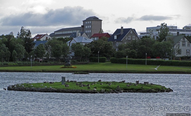 Тьёрнин — по-исландски просто "пруд" Тьёрнин — по-исландски просто "пруд"