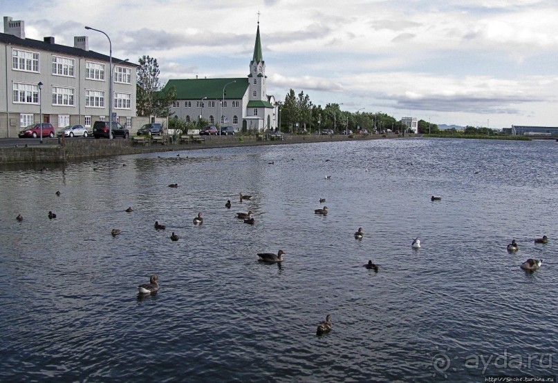 Тьёрнин — по-исландски просто "пруд" Тьёрнин — по-исландски просто "пруд"