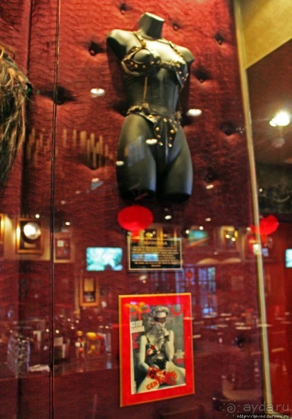 Альбом отзыва "Культовое кафе в Гонконге"