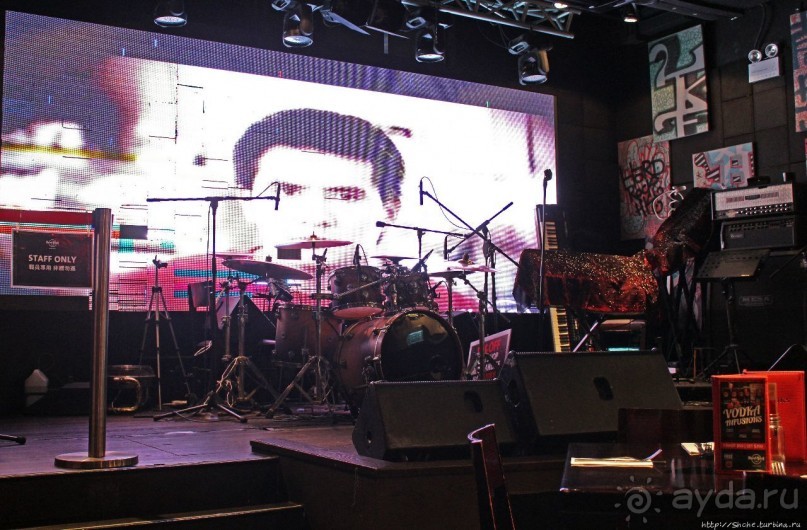 Альбом отзыва "Культовое кафе в Гонконге"