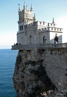 Круто, дорого, запоминающееся, но кушать лучше не здесь...