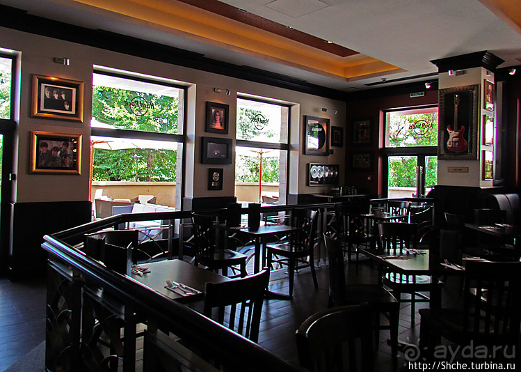 Культовое кафе в Бухаресте