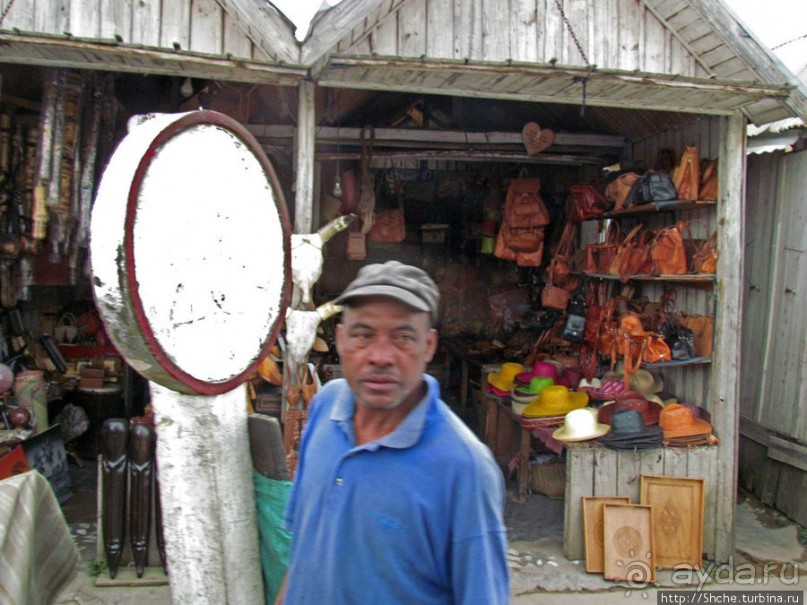 Удобное место запастись сувенирами на Мадагаскаре