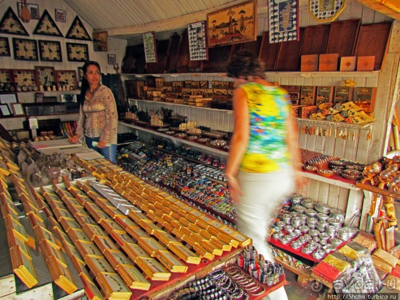 Удобное место запастись сувенирами на Мадагаскаре