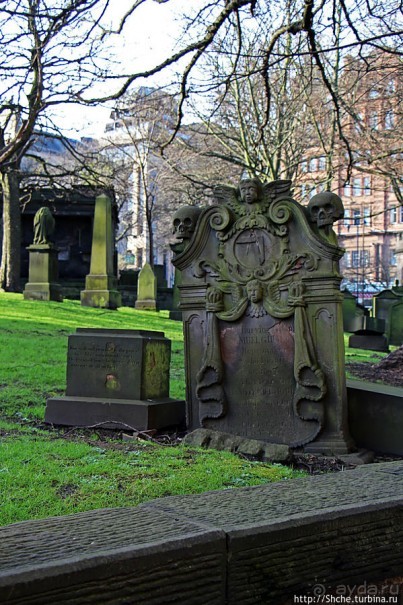 Притяжение каменных плит. Приходская церковь Св. Кутберта