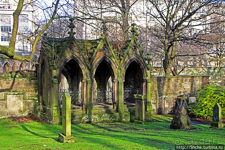 Притяжение каменных плит. Приходская церковь Св. Кутберта