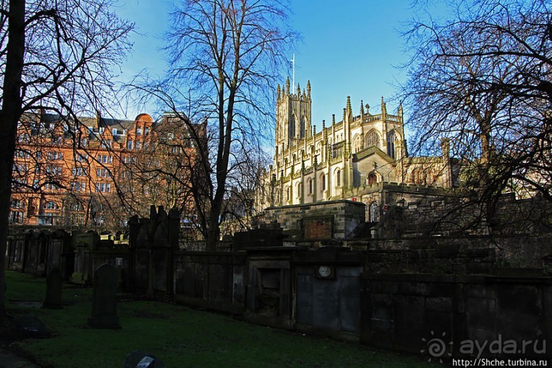 Притяжение каменных плит. Приходская церковь Св. Кутберта