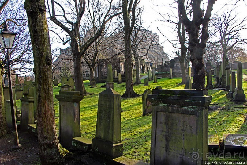 Притяжение каменных плит. Приходская церковь Св. Кутберта