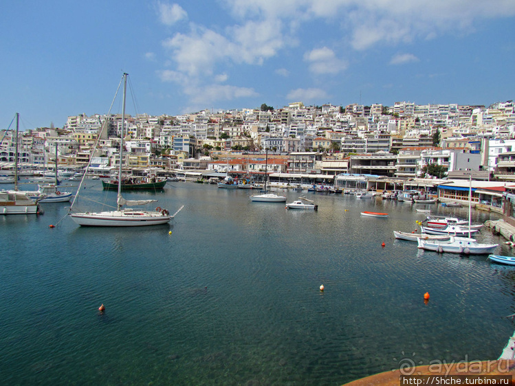 Пирей — "мал золотник, да дорог". Что еще, кроме порта