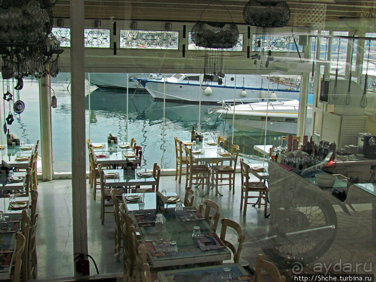 Пирей — "мал золотник, да дорог". Что еще, кроме порта