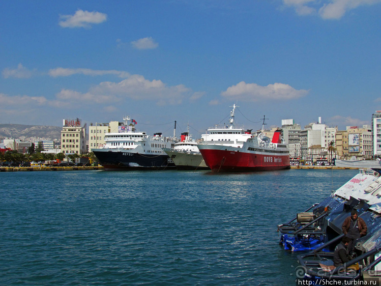 Пирей — "мал золотник, да дорог". Что еще, кроме порта