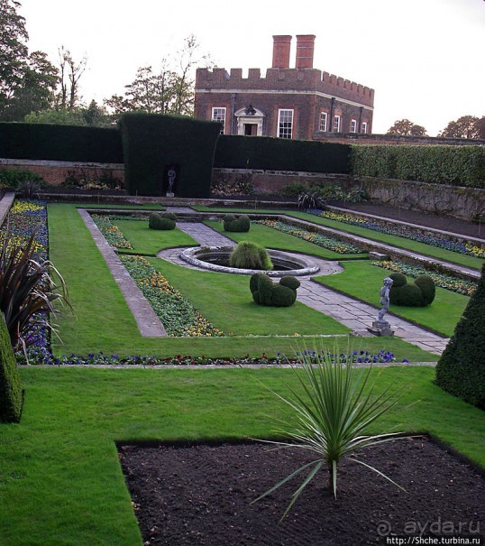 Дворцово-парковый ансамбль Хэмптон Корт