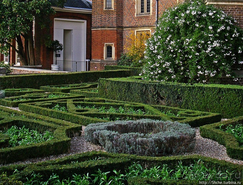 Дворцово-парковый ансамбль Хэмптон Корт