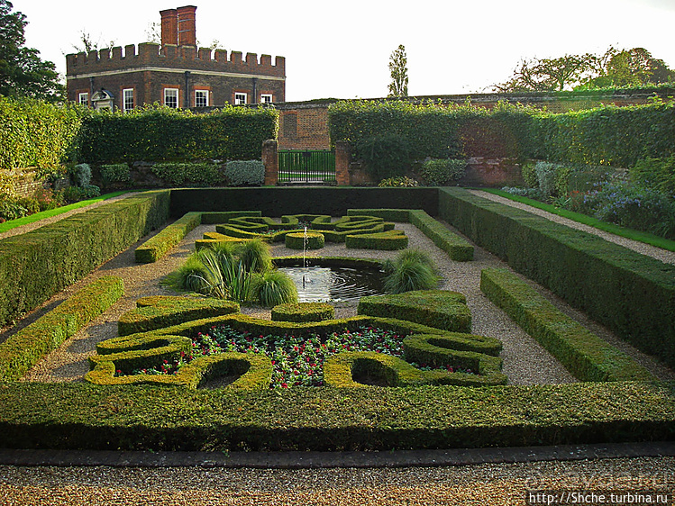 Дворцово-парковый ансамбль Хэмптон Корт