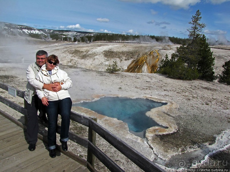 Источник "Голубая звезда" на холме гейзеров (Geyser hill)