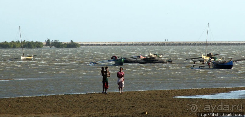 Рыбацкая бухта в Тулиаре. Отлив