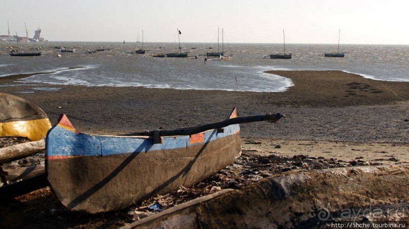 Рыбацкая бухта в Тулиаре. Отлив