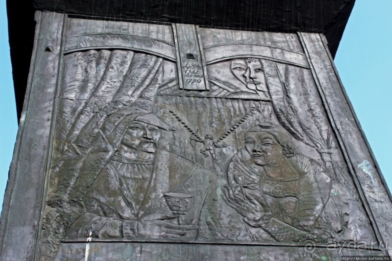 Кто-кто в ... черной башне... живет?