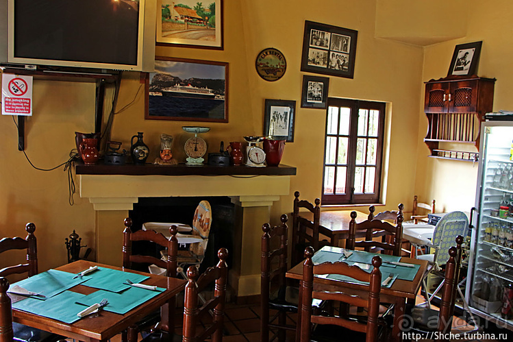 Ресторан с квази-лондонским именем и большой террасой