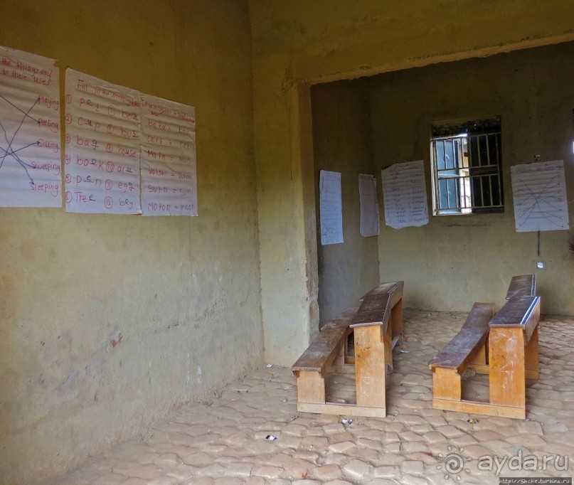 Обычная школа в глубинке Уганды