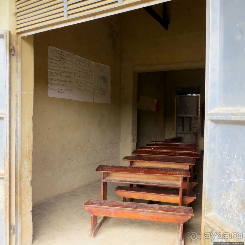 Обычная школа в глубинке Уганды