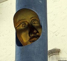 Доктор, меня не покидает ощущение, что за мной следят