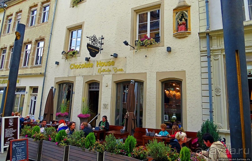 Доктор, меня не покидает ощущение, что за мной следят