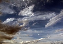 Долина Смерти. Тучи на небе — все оттенки серого и голубого