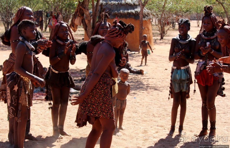 Племя химба — красавицы и их пляски в традиционной деревне