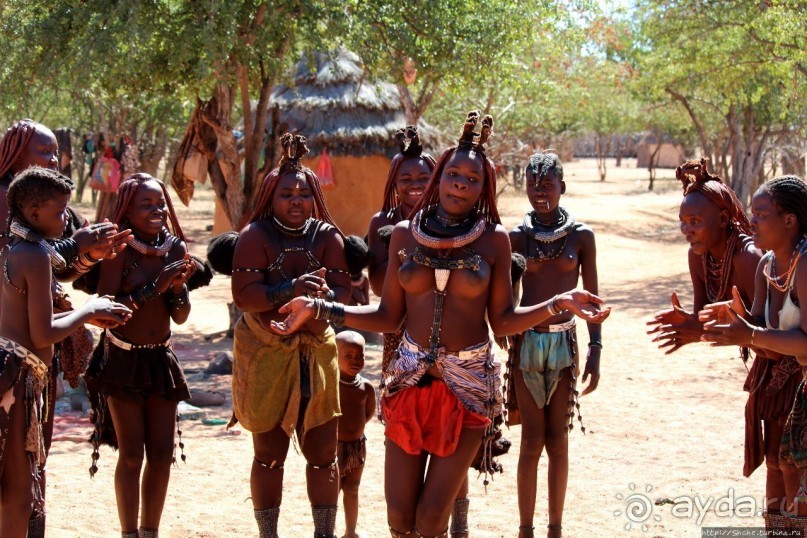 Племя химба — красавицы и их пляски в традиционной деревне