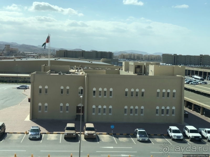 Оман нас встретил роскошным отелем