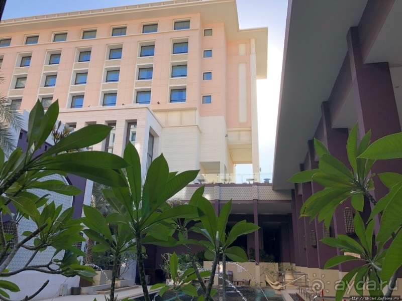 Оман нас встретил роскошным отелем
